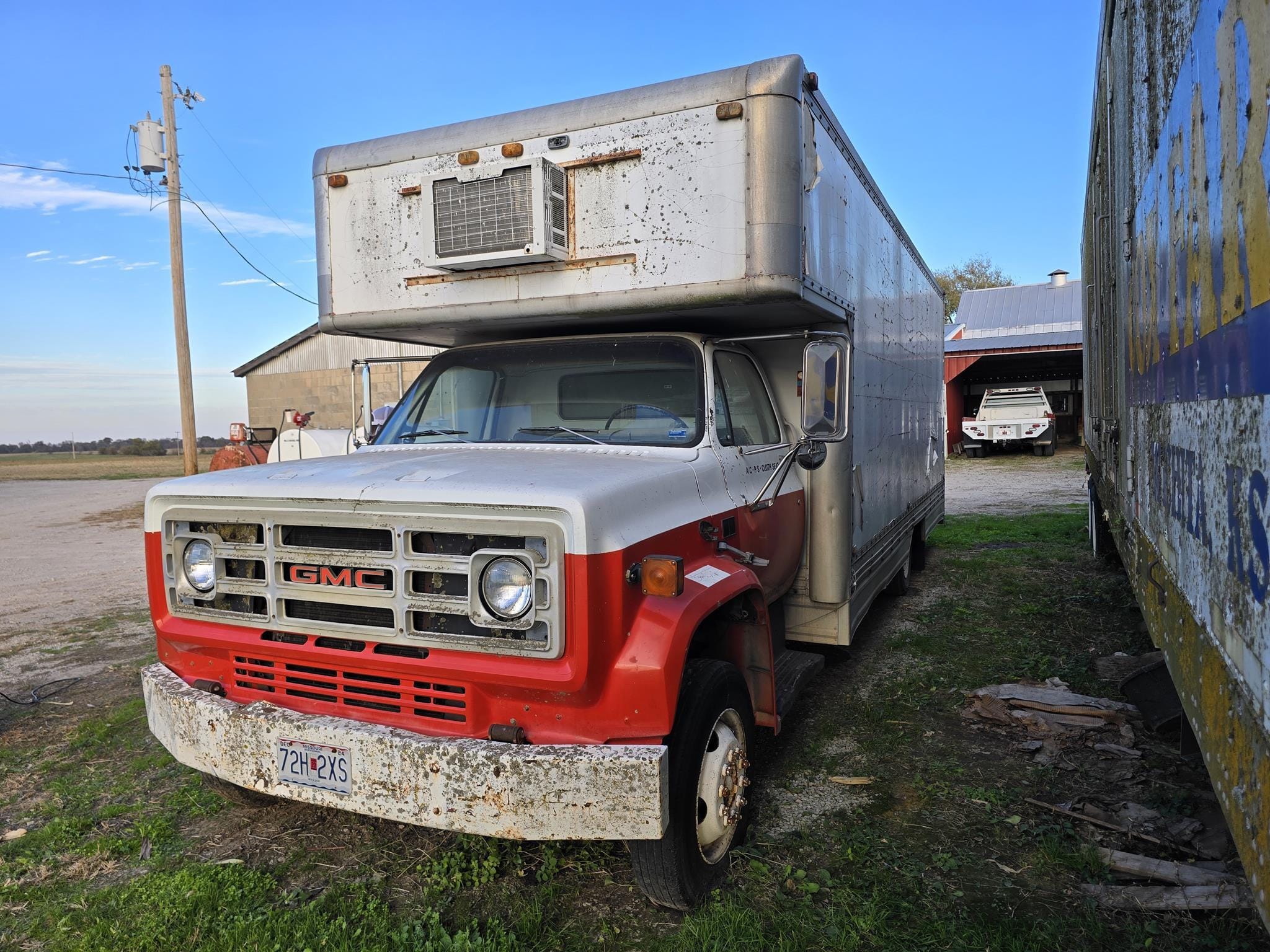 1988 GMC C70 Equipment Image0