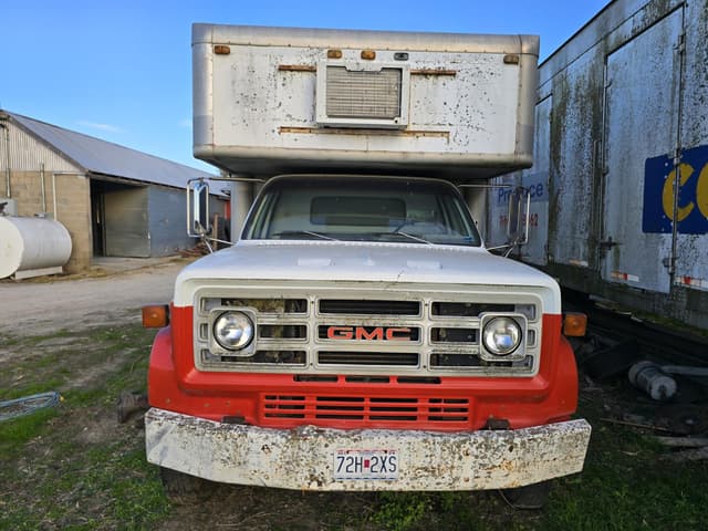 Image of GMC C70 equipment image 1