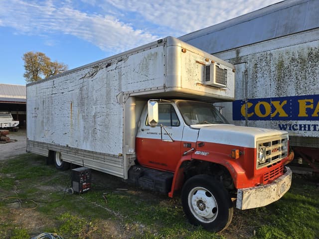 Image of GMC C70 equipment image 2