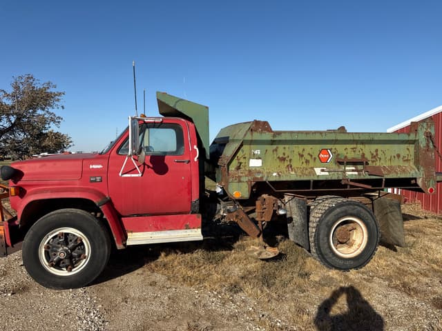 Image of GMC C7000 equipment image 1