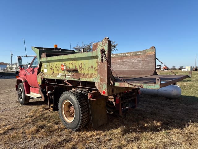 Image of GMC C7000 equipment image 2