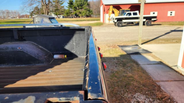 Image of GMC 3500 equipment image 2