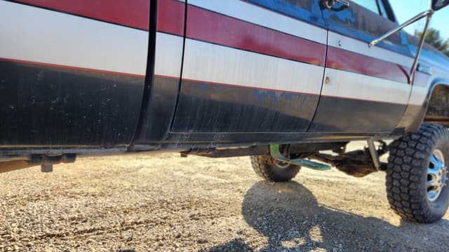 Image of GMC 3500 equipment image 4