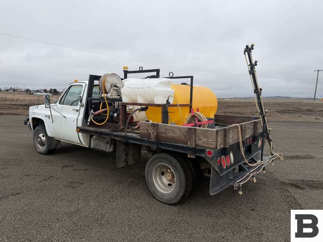 Image of GMC 3500 equipment image 2