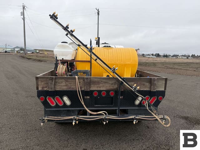 Image of GMC 3500 equipment image 3