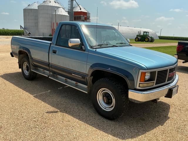 Image of GMC Sierra equipment image 2