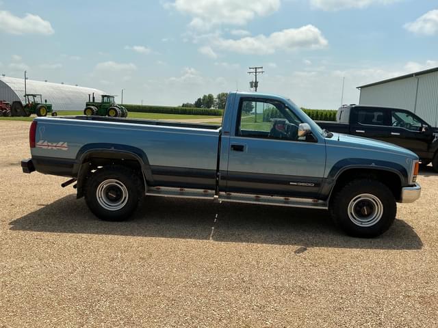 Image of GMC Sierra equipment image 3