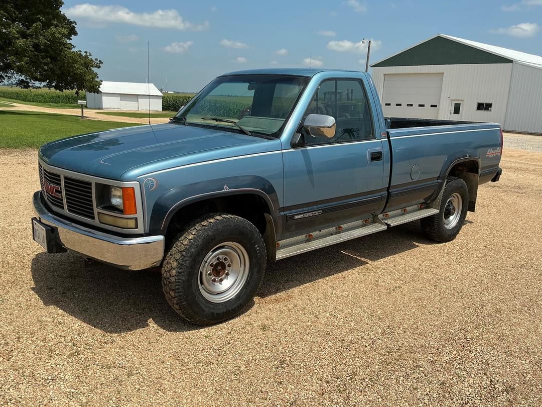 Image of GMC Sierra Primary image