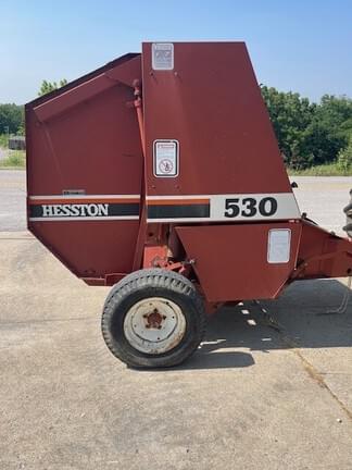 Image of Hesston 530 equipment image 2