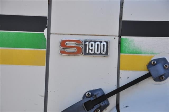 Image of International S1900 equipment image 3