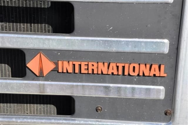Image of International S1900 equipment image 4