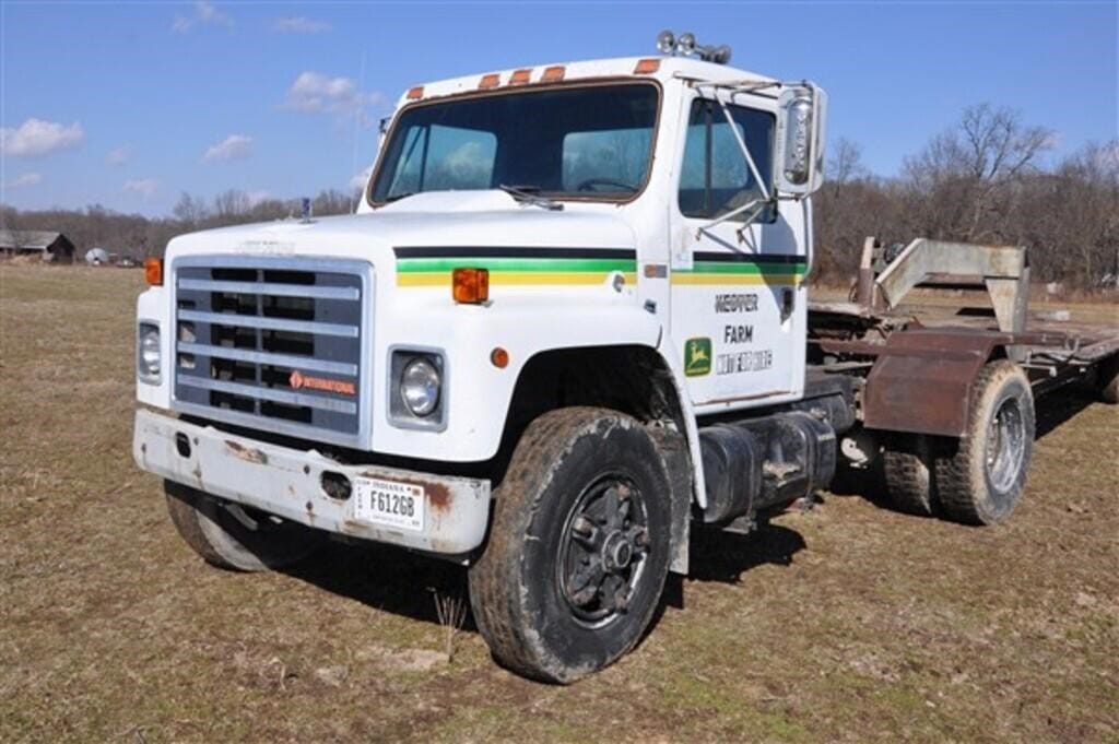 1988 International S1900 Equipment Image0