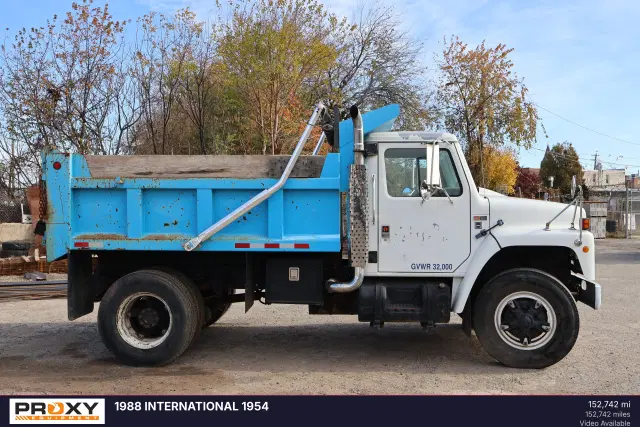 Image of International 1954 equipment image 1