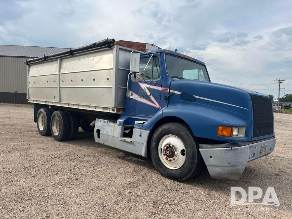 Main image International 8300