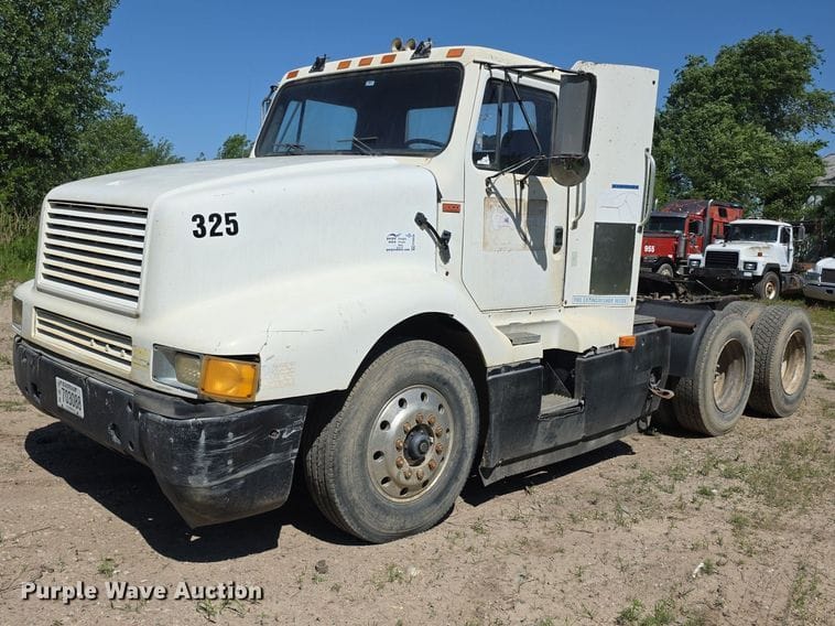 1988 International 8300 Equipment Image0