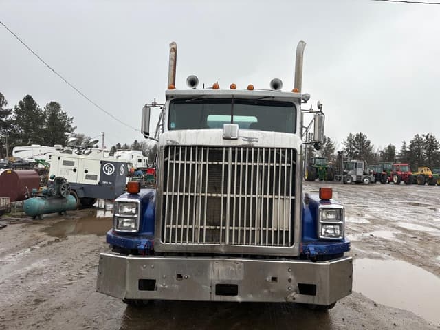 Image of International 9300 equipment image 1