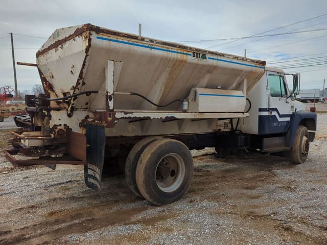 Image of International 1954 equipment image 4