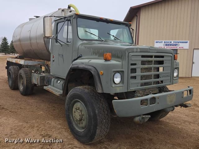 Image of International S1900 equipment image 2