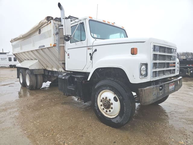 Image of International S2500 equipment image 3