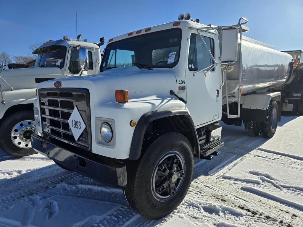 1988 International 1900 Equipment Image0