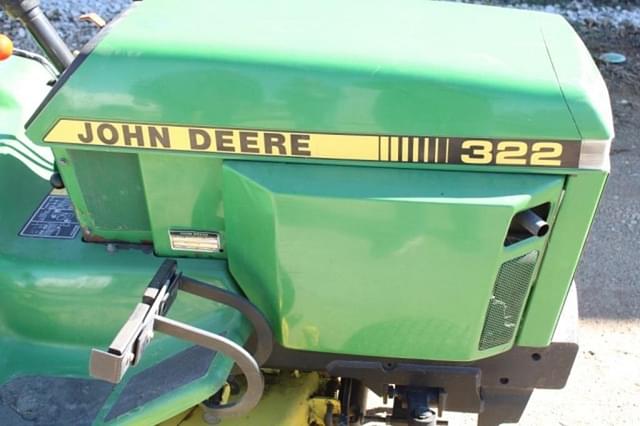 Image of John Deere 322 equipment image 4