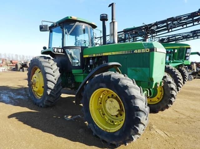 Image of John Deere 4850 equipment image 1