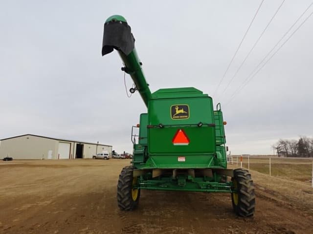 Image of John Deere 7720 Titan II equipment image 2