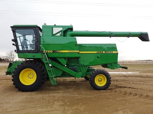 Image of John Deere 7720 Titan II equipment image 1