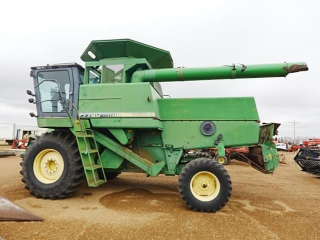 Image of John Deere 7720 Titan II equipment image 1