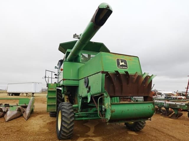 Image of John Deere 7720 Titan II equipment image 2