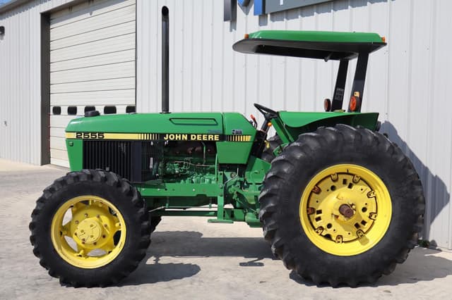 Image of John Deere 2555 equipment image 4
