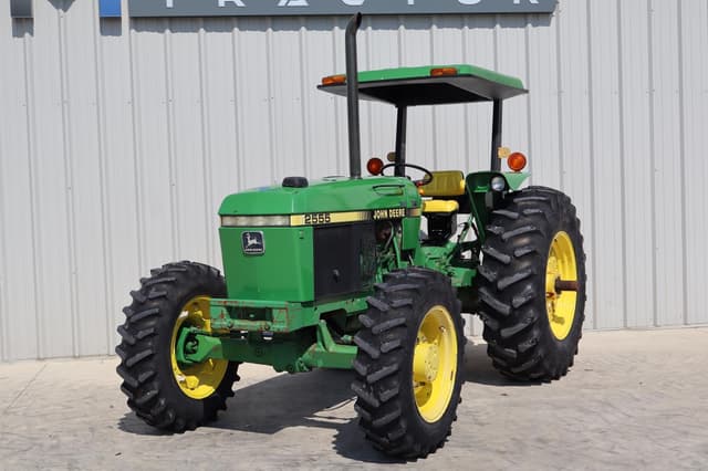 Image of John Deere 2555 equipment image 2