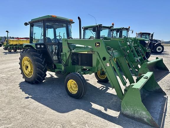 Image of John Deere 2555 equipment image 1