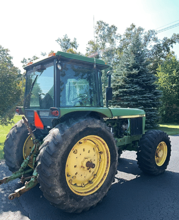 Image of John Deere 3155 equipment image 4