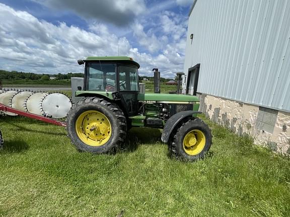 Image of John Deere 3155 equipment image 1