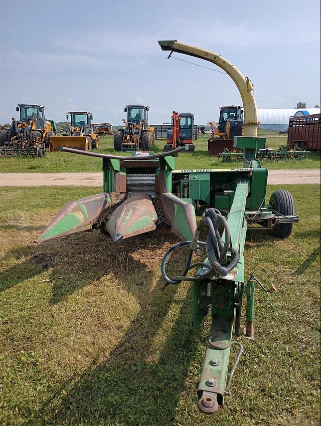 Image of John Deere 3950 equipment image 1