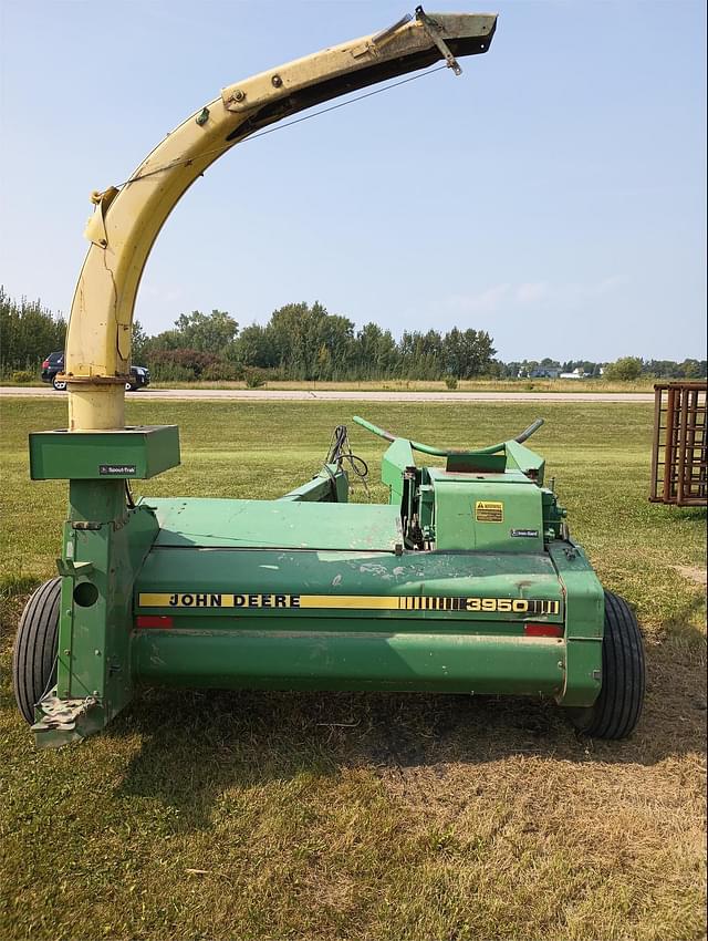 Image of John Deere 3950 equipment image 3