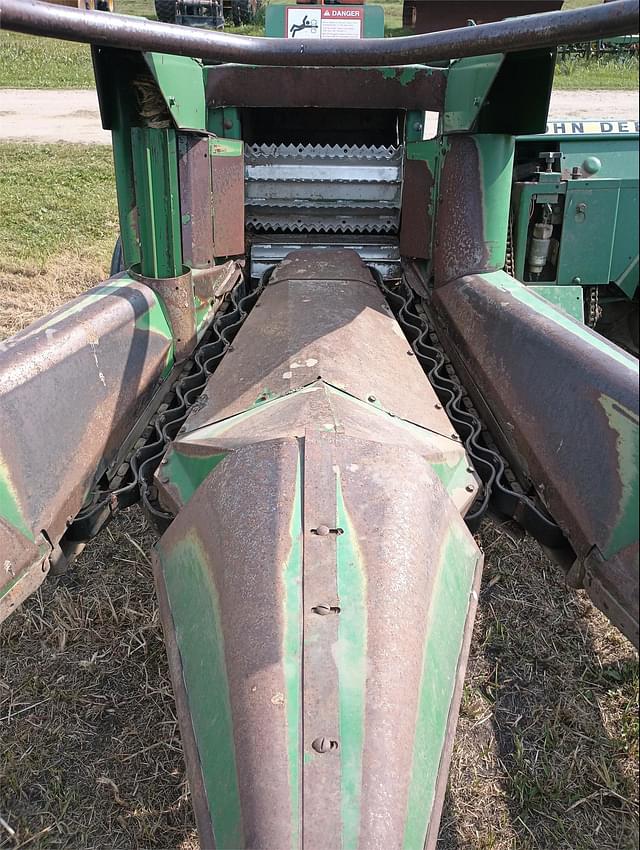 Image of John Deere 3950 equipment image 2