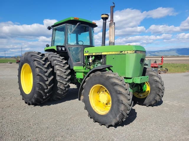 Image of John Deere 4250 equipment image 1