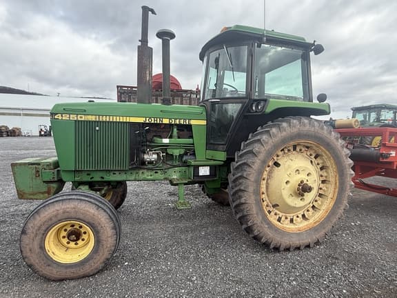 Image of John Deere 4250 equipment image 2