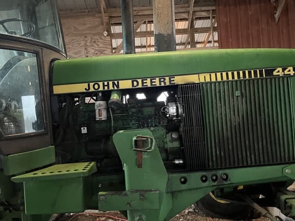 Image of John Deere 4450 equipment image 1