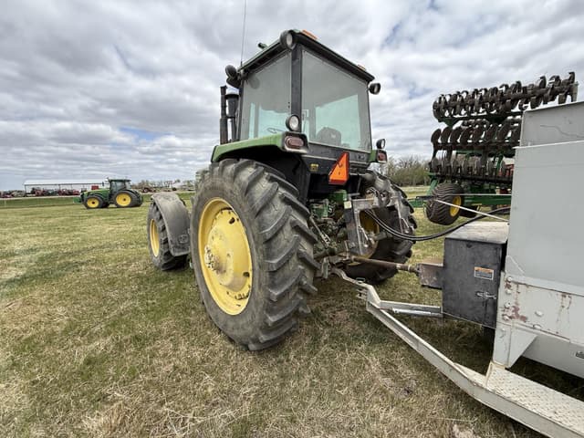 Image of John Deere 4450 equipment image 2
