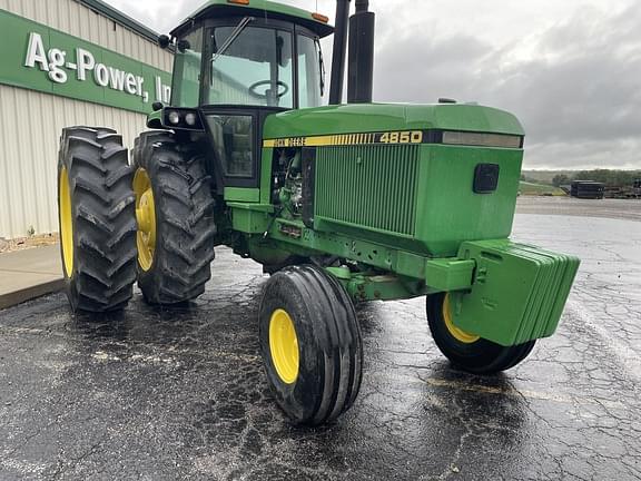 Image of John Deere 4850 equipment image 1