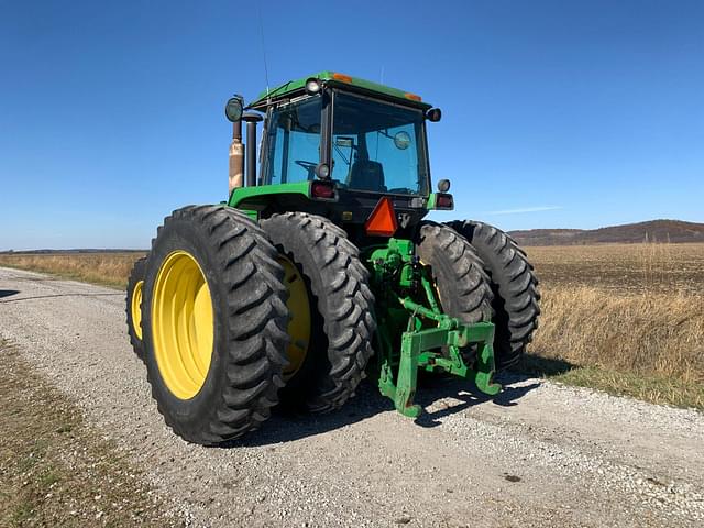 Image of John Deere 4850 equipment image 1