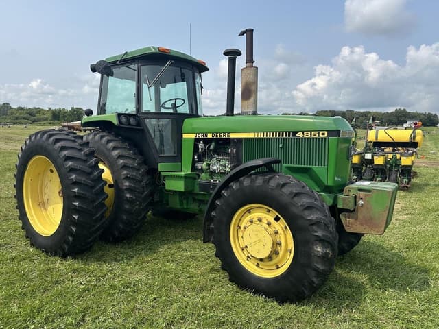 Image of John Deere 4850 equipment image 2
