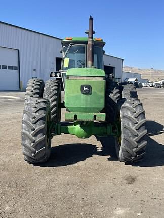 Image of John Deere 4850 equipment image 1