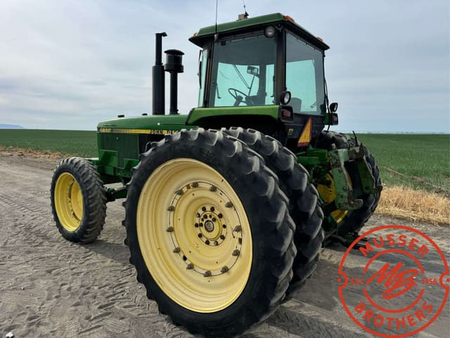 Image of John Deere 4850 equipment image 1