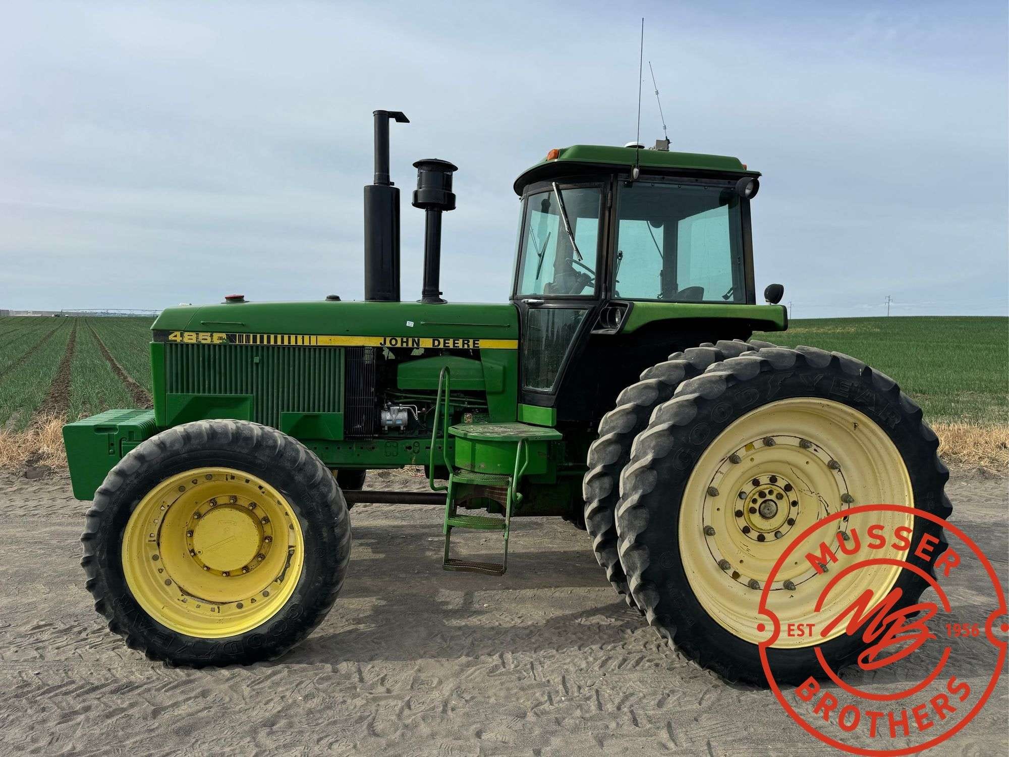 1988 John Deere 4850 Equipment Image0