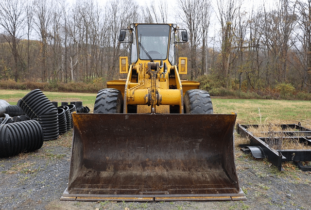 Image of John Deere 544E equipment image 1