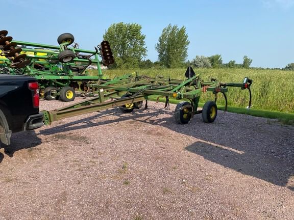 1988 John Deere 610 Equipment Image0